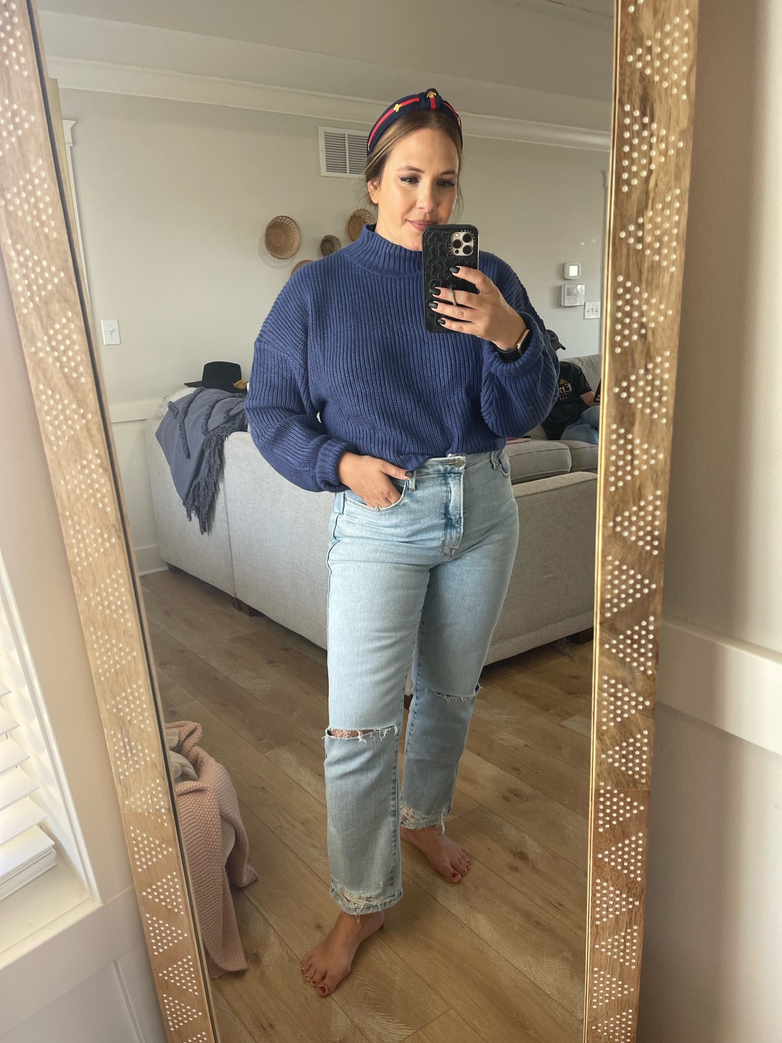 Amazon sweater, good American jeans (size 10/30). 

#LTKunder50 #LTKstyletip #LTKcurves