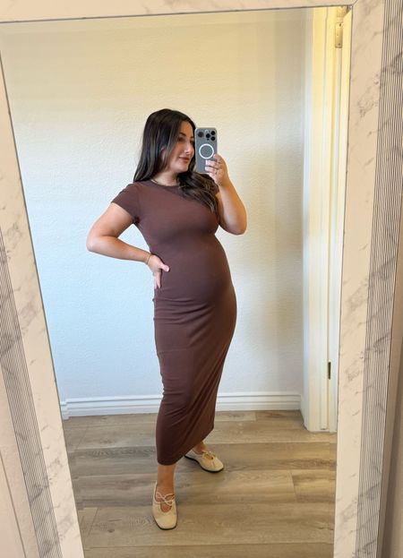 Loveee this dress!! Not maternity but very bump friendly!
I’m 29 weeks pregnant in a size small
Color: chocolate love

#LTKstyletip #LTKfindsunder50 #LTKbump