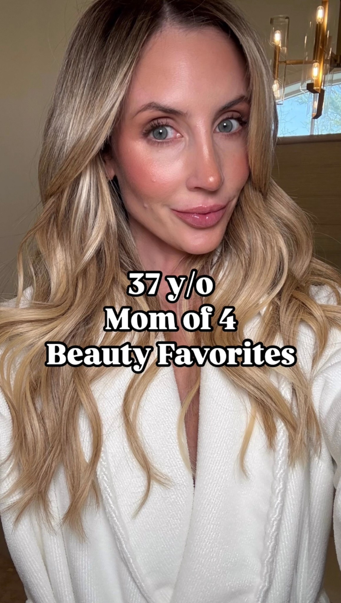 All my beauty favorites! 

Fave Everyday Makeup:

Foundation: 3W1

Base: 
Concealer: Sugar biscuit 
Foundation: 7 

Undereye: 
Pot - Light/Medium
Liquid - Magic

Bronzer: 2 Tan 

Liquid Blush: Scene, Whim

Powder Blush: Cheer
Mascara: Brown

Brow wax, 3 
Brow powder: 2.5 Neutral Blonde 

Liner: Pinky Brown
Gloss: Need Her 
Gloss: Rosewater

Everyday Gloss: Dolled Up 

Highlight: Flaunt 

Mascara: Brown 

Eyeliner: Perfect Brown

Eye contour pencil: Base 1