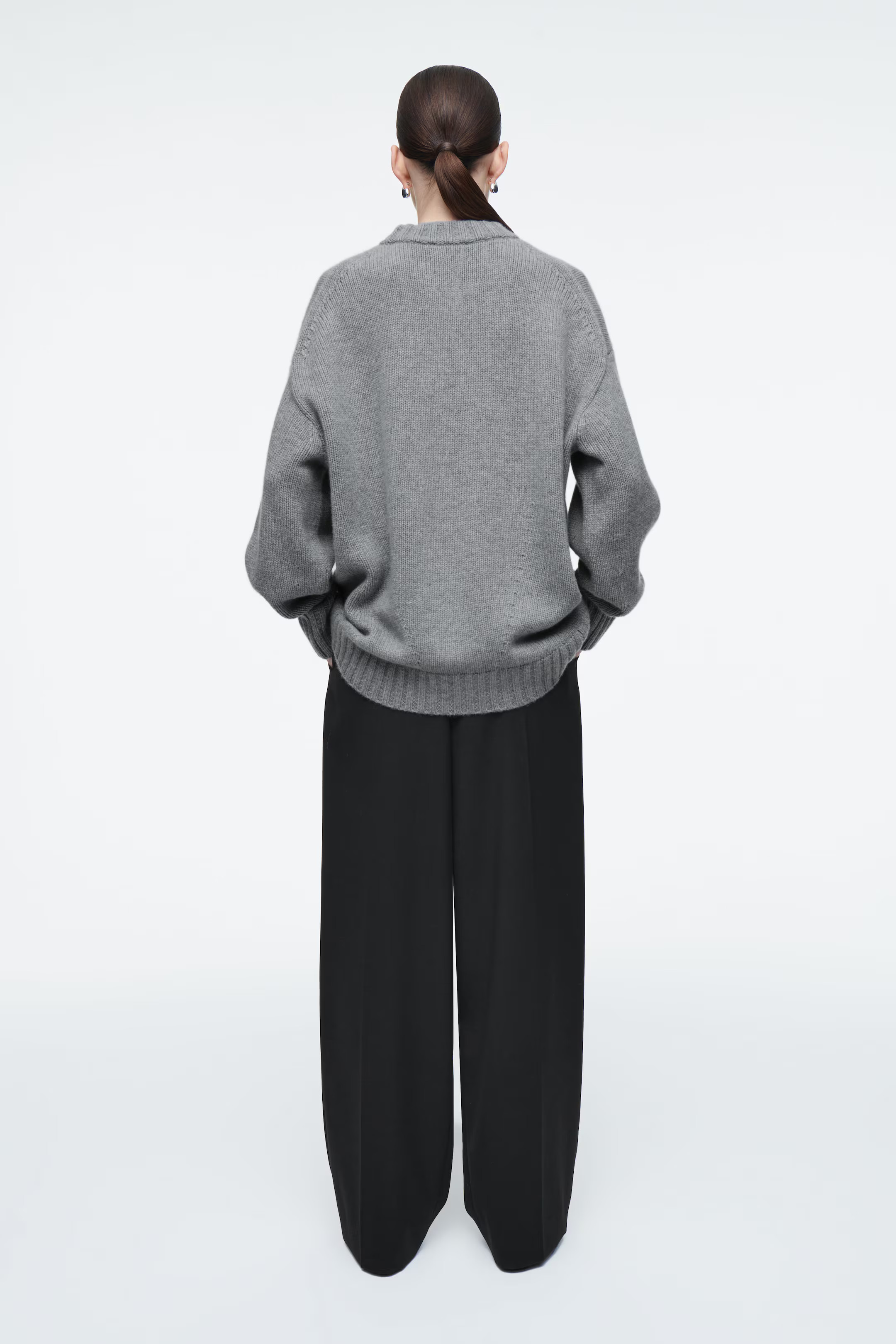 CHUNKY CASHMERE CREW-NECK JUMPER - GREY | COS GB | COS UK