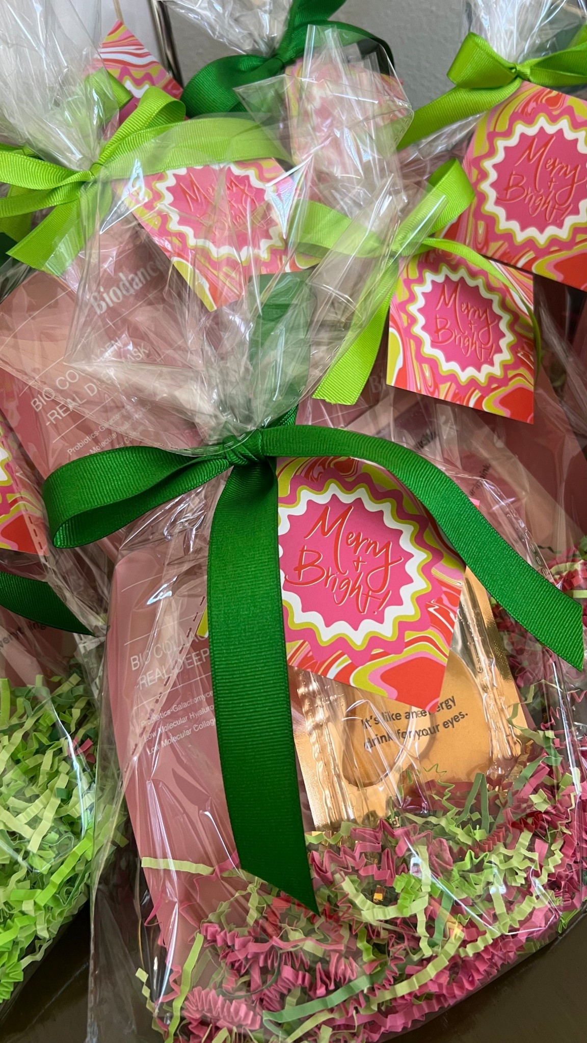 MERRY & BRIGHT 
bags, tags & face masks for Mamas night out 🩷💚🩷💚🩷💚

#LTKselfcare #LTKBeauty #LTKFindsUnder50