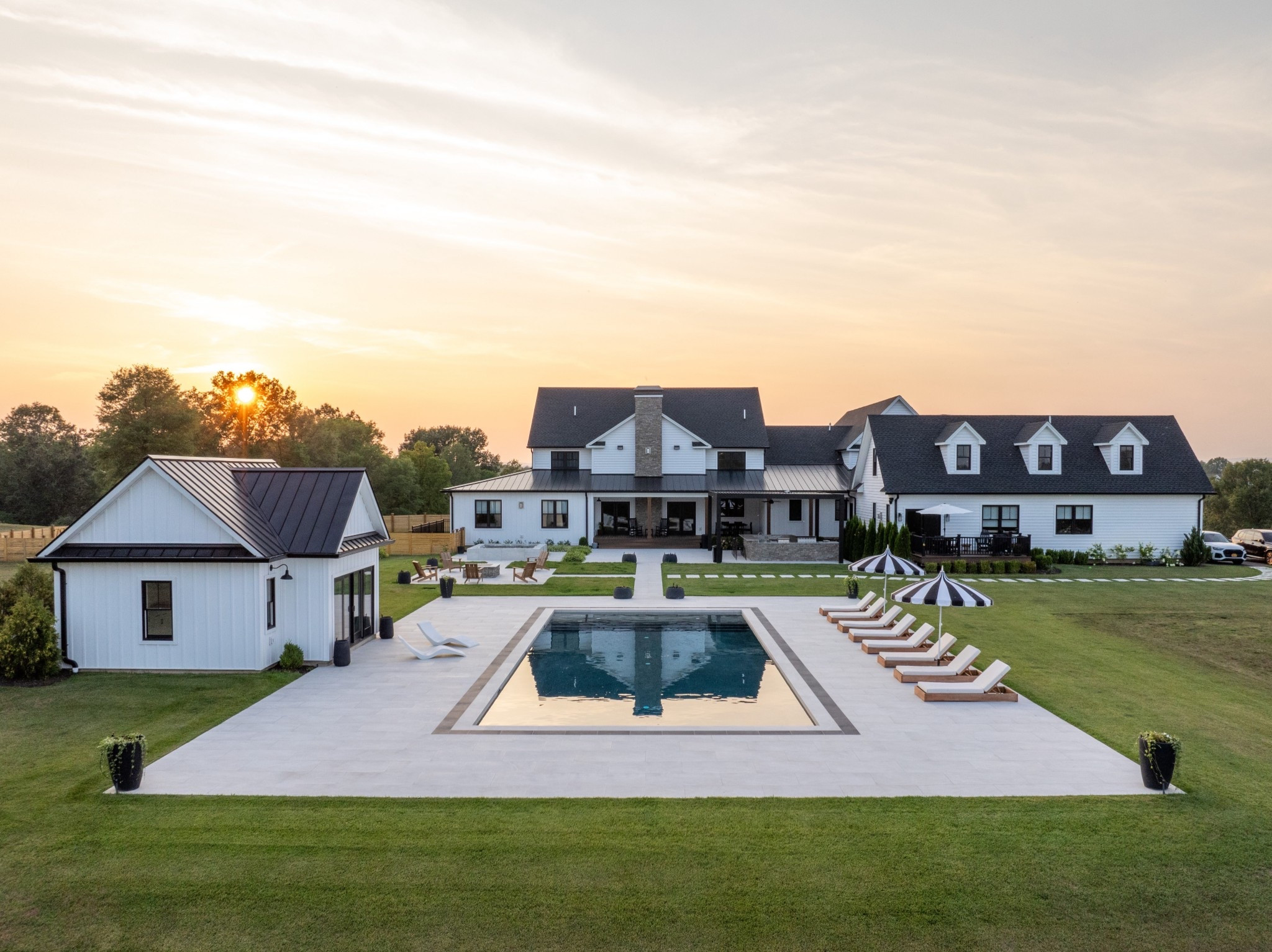 #AD creating a backyard you don’t want to vacation from with the help of @wayfair 

#wishyouwerehere #outdoor #Wayfair #Wayfairpartner 