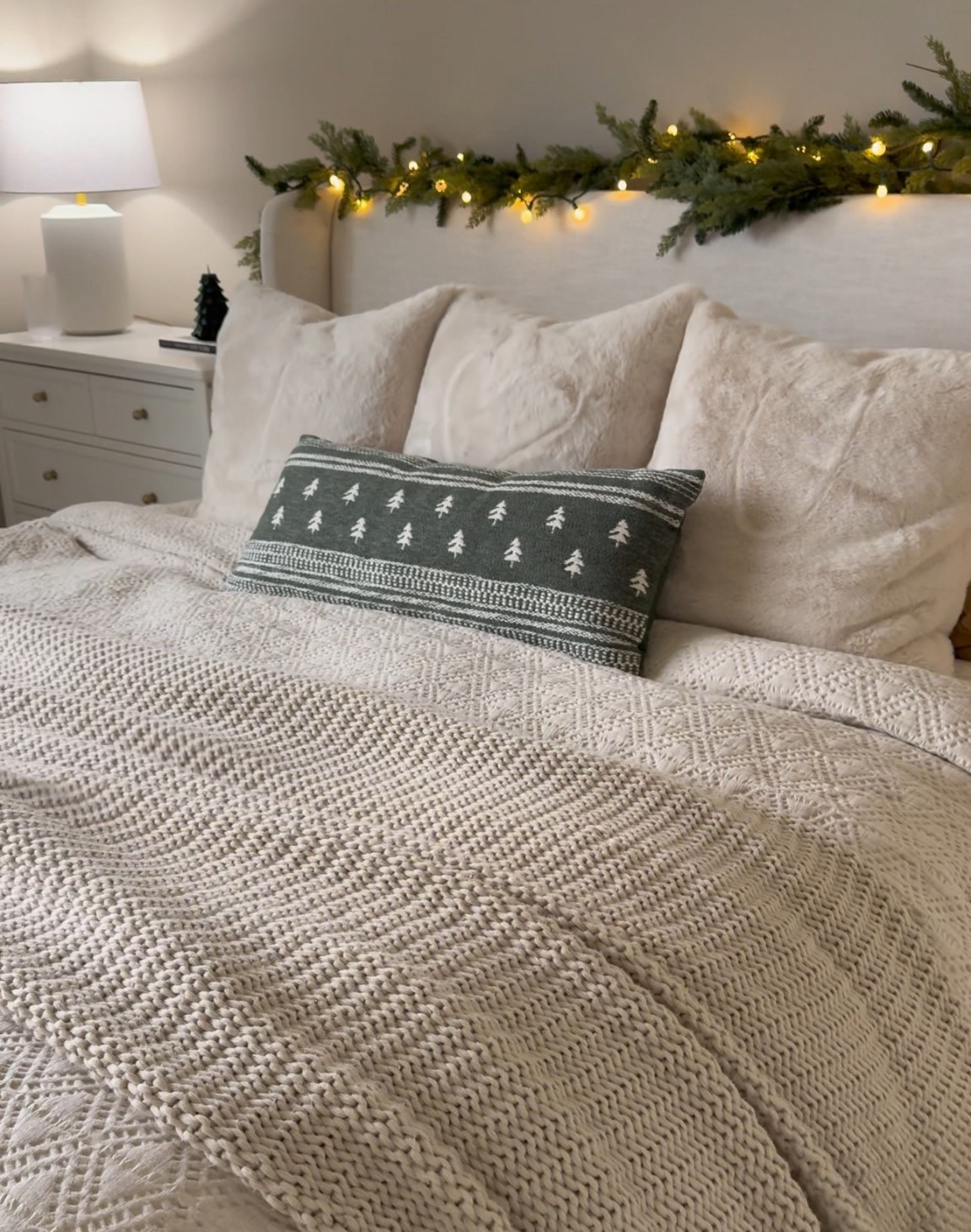 Christmas bedding and bedroom decor 

#LTKHoliday #LTKSeasonal #LTKHome