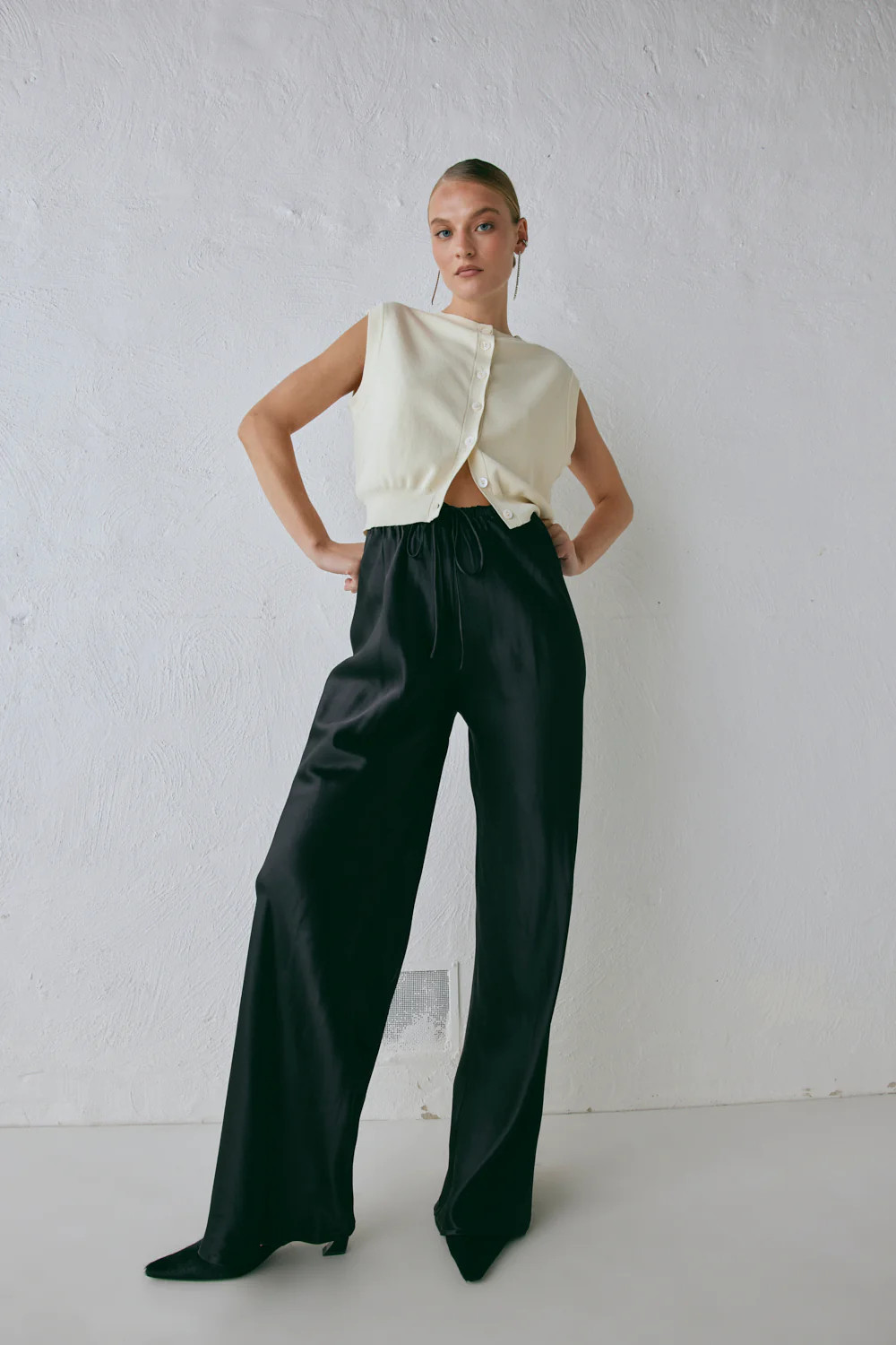 Rae Satin Pants Black | VRG Grl