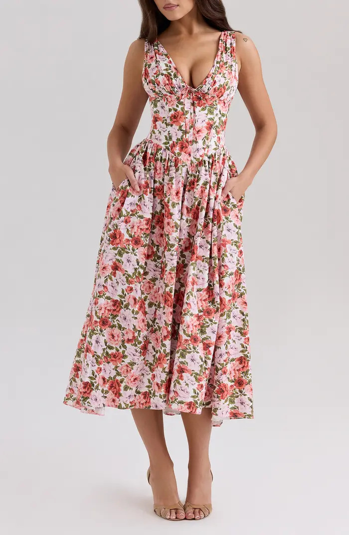 Emmelina Floral Print Sleeveless Dress Red Floral Dress Red Spring Dress Red Summer Dress Outfit  | Nordstrom