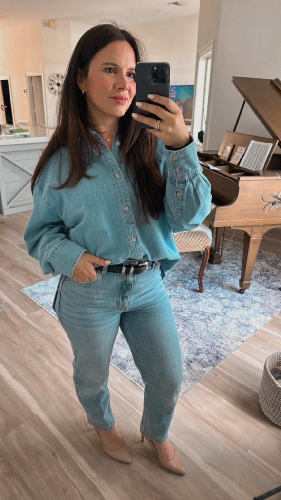 love an all denim look!!!!

Wearing a Small in top
Size 4/27 jeans

Mango. Aritzia. Denim outfit. Work wear. Every day elevated style. Belt. petite friendly. 

#LTKPetite #LTKFindsUnder100 #LTKStyleTip