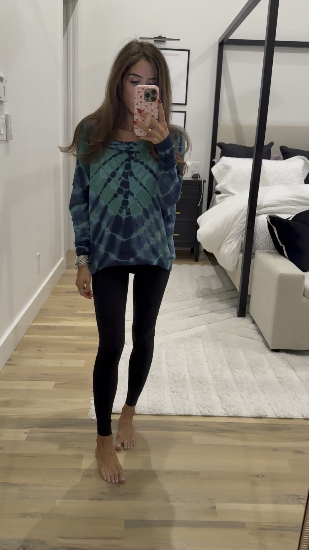 Black workoutLeggings and bra size xs. Super soft tie dye top xs 

#LTKgrwm #LTKdayinmylife #LTKootd