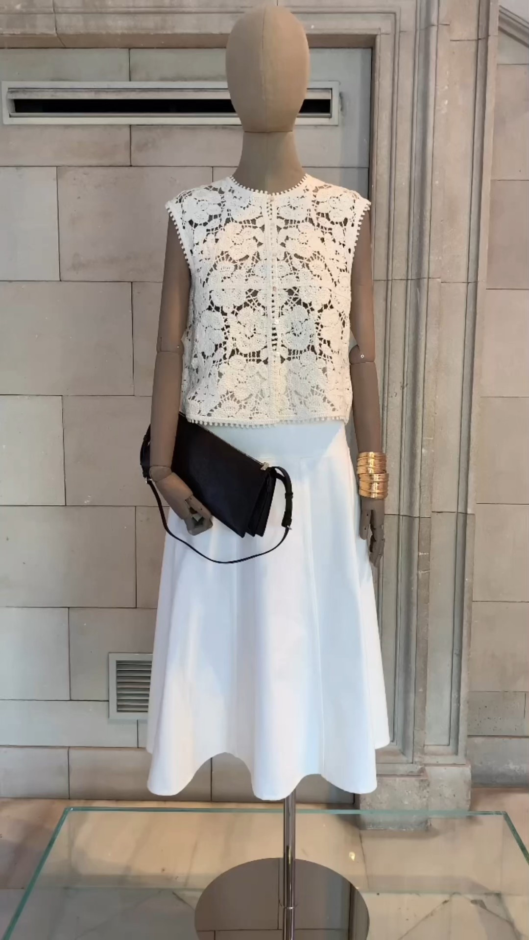 Gorgeous crochet waistcoat look for summer/pre-fall 🖤

Summer outfit, summer inspo, crochet waistcoat, capsule wardrobe, high street, crochet top, white midi skirt, H&M new in, holiday, vacation.



#LTKstyletip #LTKsummer #LTKworkwear