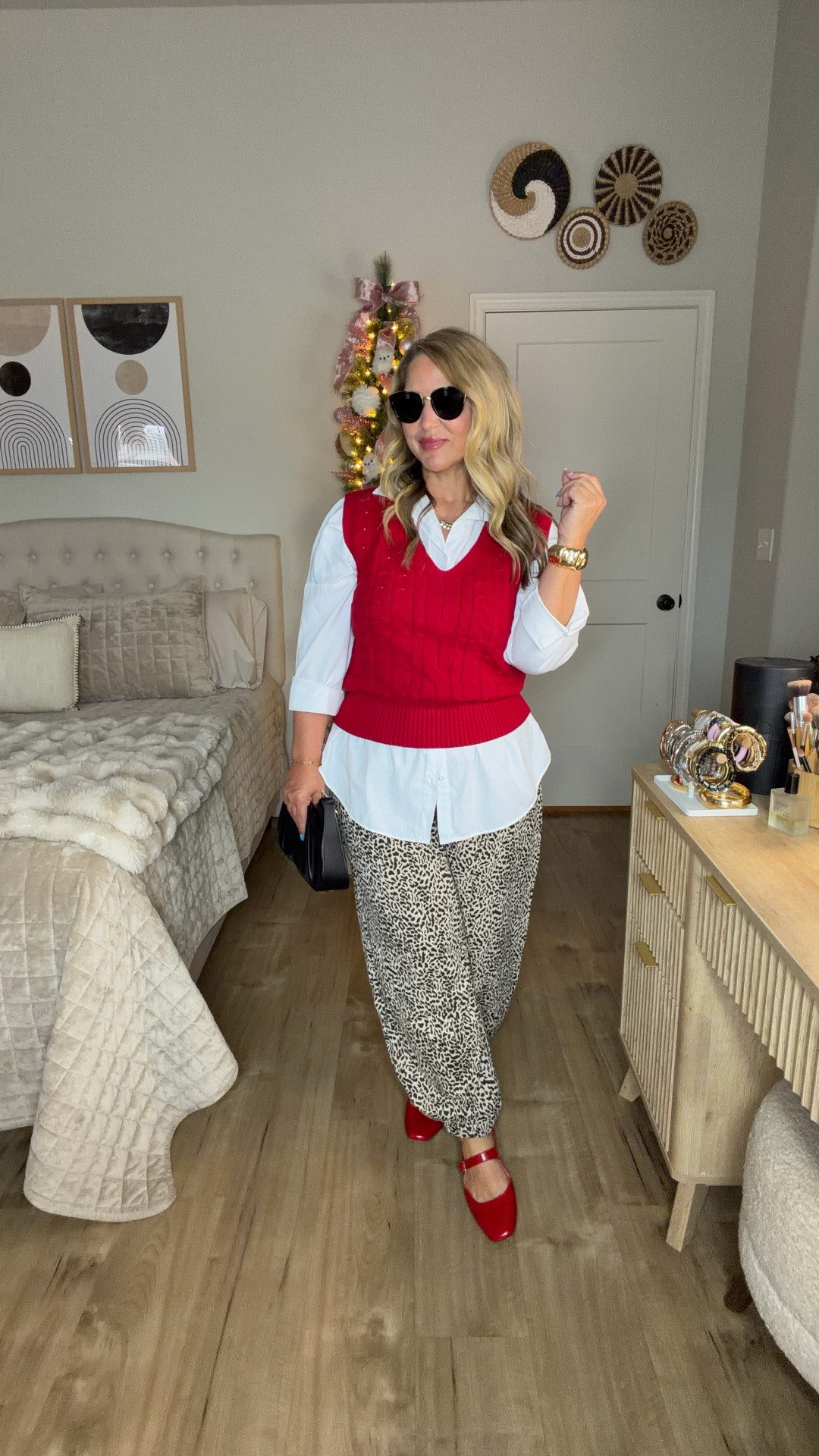 Wearing size large in everythingg

#LTKPetite #LTKMidsize #LTKOver40