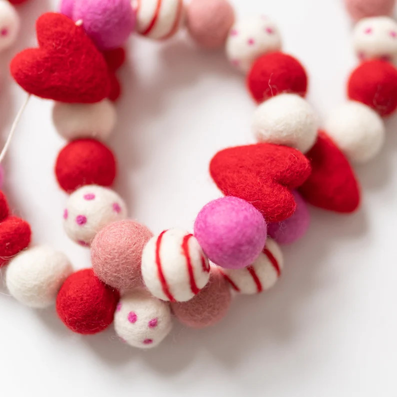 Valentine's Day Felt Ball Garland, Red and Pink Garland, Valentines Felt Balls, Pom Pom Garland, ... | Etsy (US)