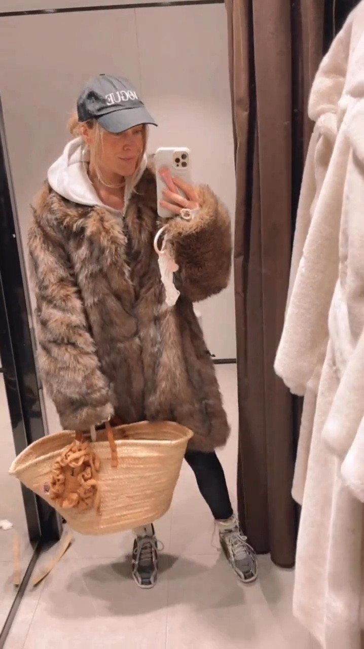 Happy colder days dresscode cause we love these faux fur coats so much 🫶🏻💕🥰 

#LTKStyleTip #LTKMostLoved #LTKFindsUnder100