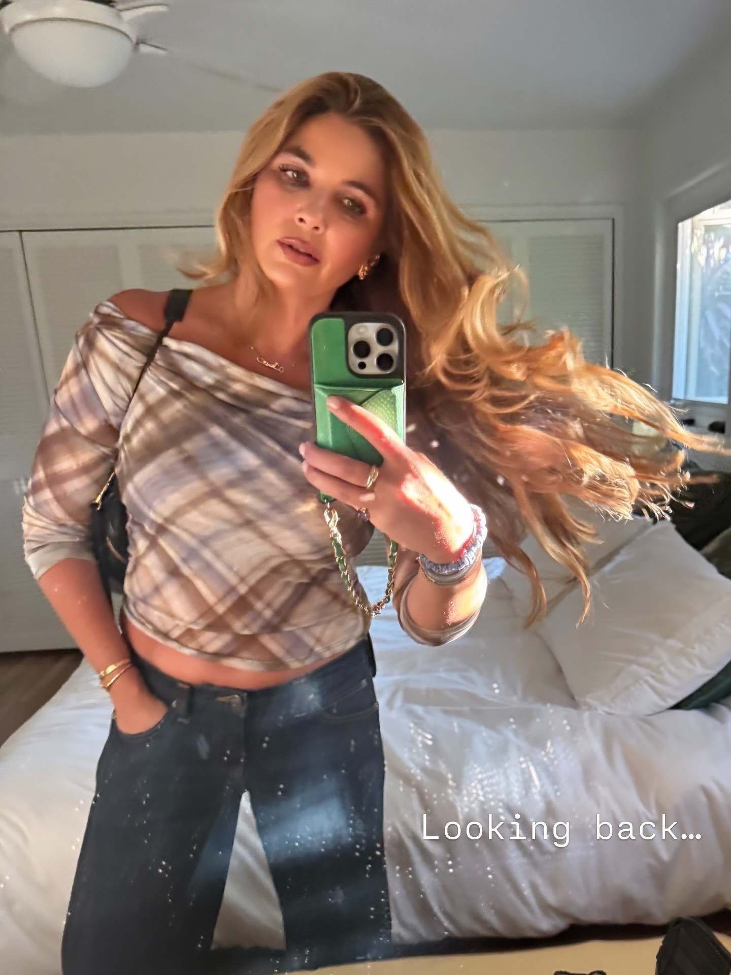 Top: medium 
Jeans: 27
Hair: Sea Glass + T3 hot rollers 
Lips: 503


#LTKootd #LTKBeauty #LTKdayinmylife