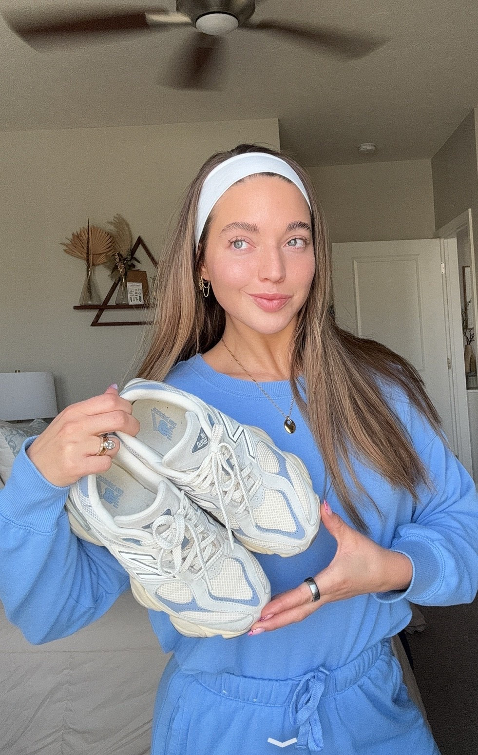 Feeling blue 🫐💙🩵
The comfiest (!!!) set from Target. Wearing a small in both-tts 