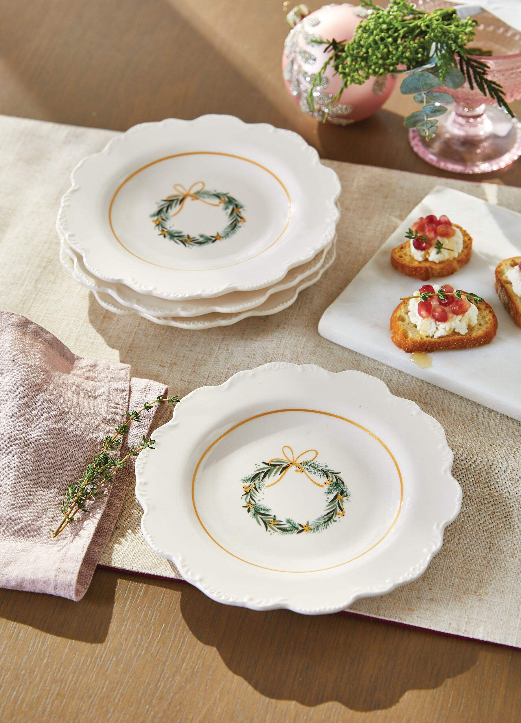 CANVAS Winter Garden Porcelain Christmas Dinnerware Appetizer Plates, 4-pk | Canadian Tire