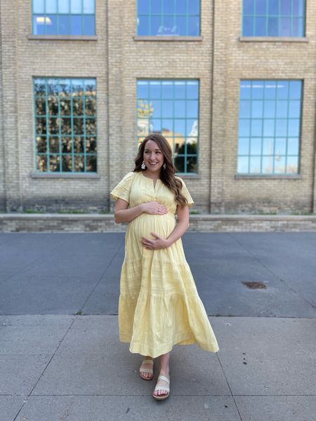 Dresses that work with a bump!  This dress comes in so many colors and patterns and in maxi and mini length!  Stretches with the bump but also can’t wait to wear after baby is born! 

Wearing size small Petite! 