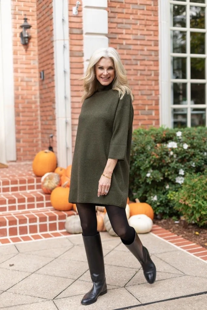 A fall favorite! This sweater dress is so perfect for fall and winter. Size S  

#LTKStyleTip #LTKSeasonal #LTKOver40