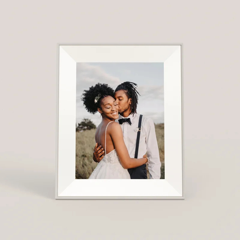 Aspen 12" | Aura's most versatile HD digital picture frame | Aura Frames