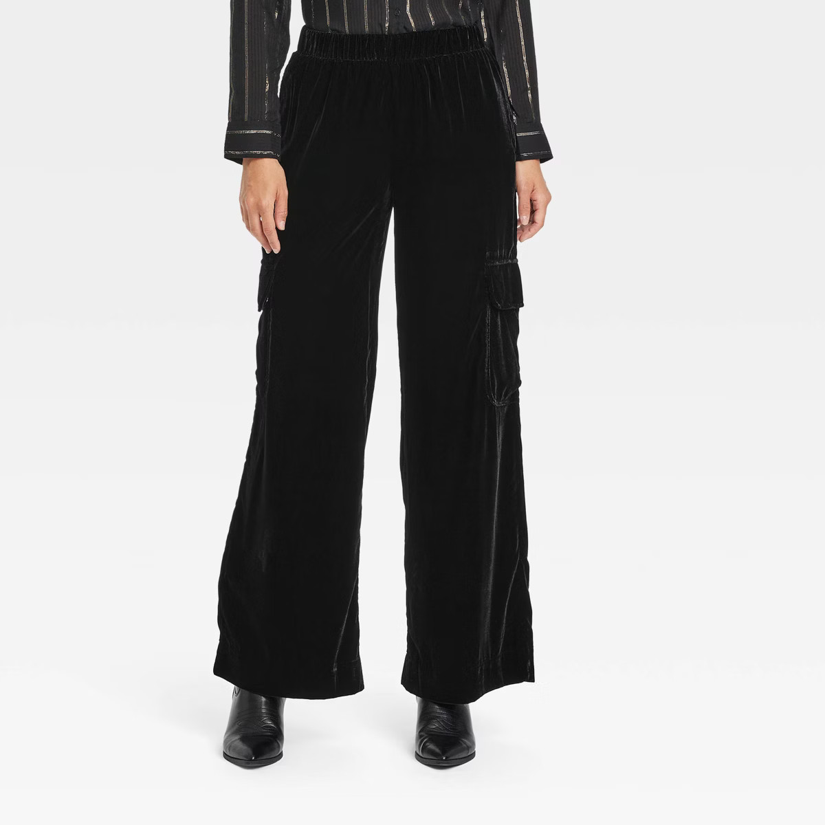 Women's Mid-Rise Wide Leg Velvet Cargo Pants - Universal Thread™ | Target