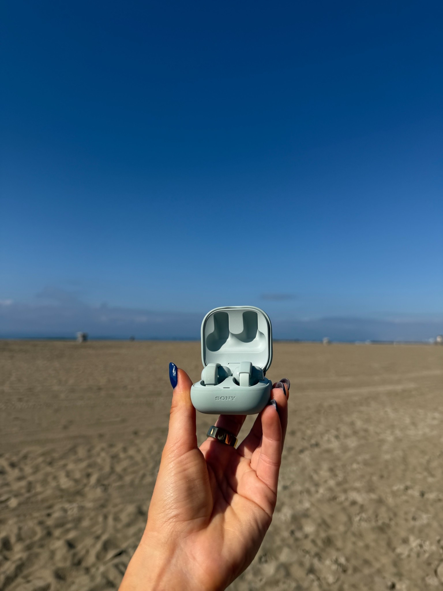 obsessed with the new @Sonyelectronics LinkBuds Clip Open Earbuds !!!! #SponsoredbySony #FortheMusic #SonyHeadphones 