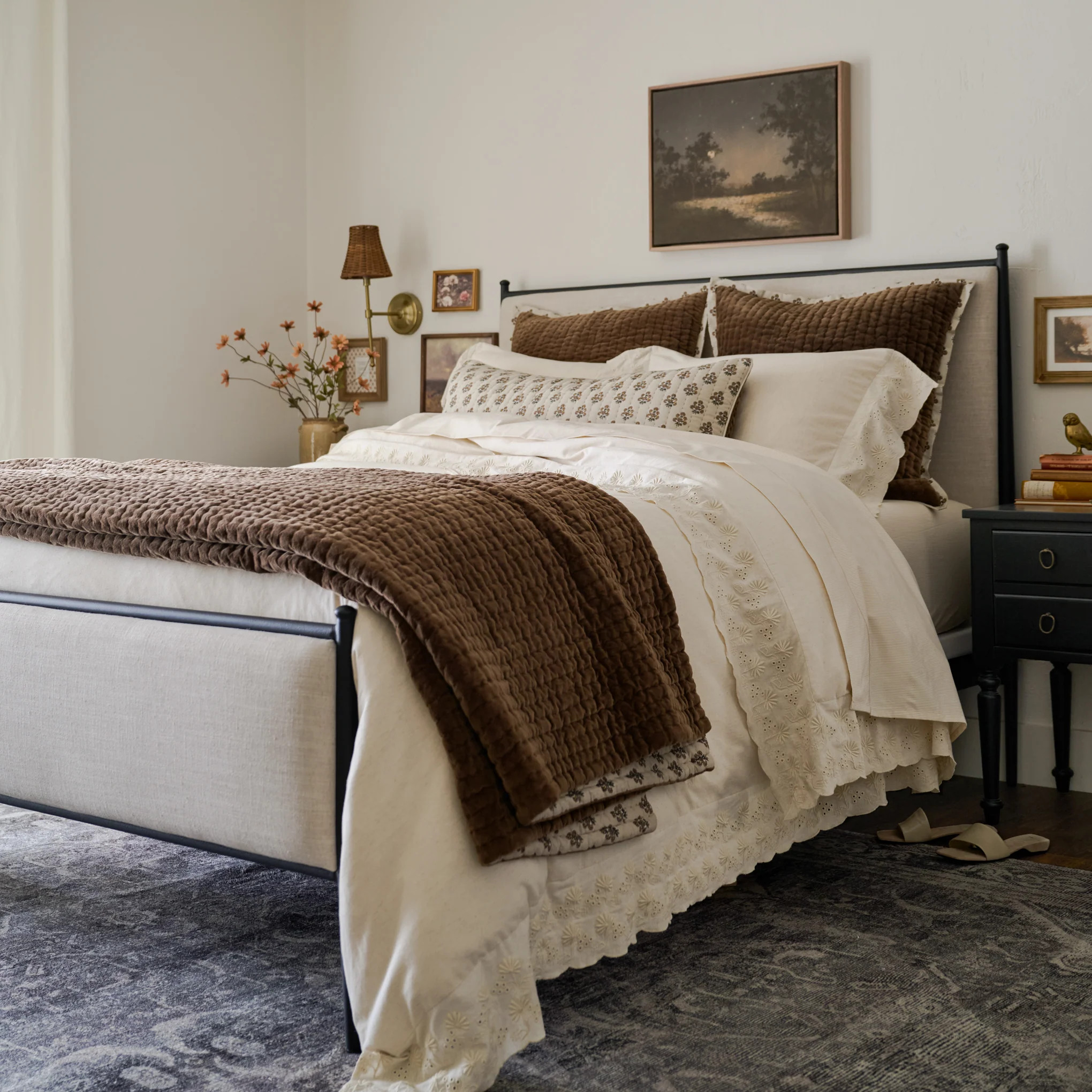 Emery Bed | Magnolia