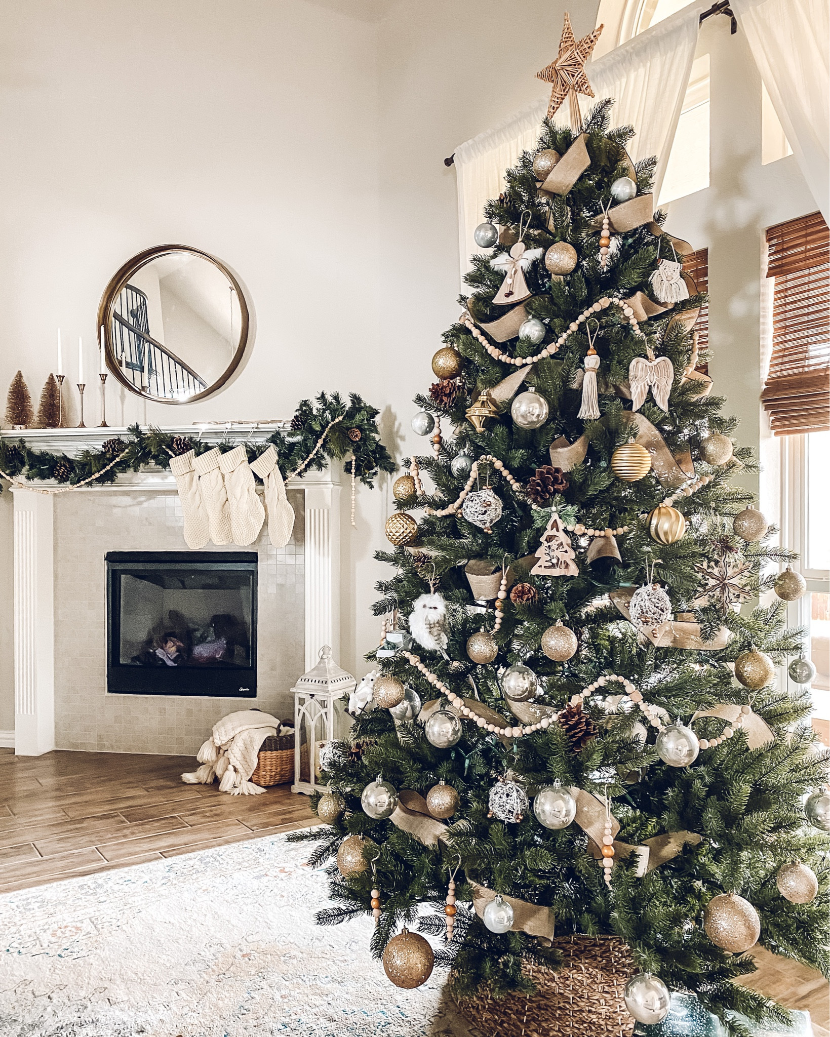 Neutral Christmas tree

#christmastree
#founditonamazon
#neutralchristmastree

#LTKCyberweek #LTKhome #LTKHoliday