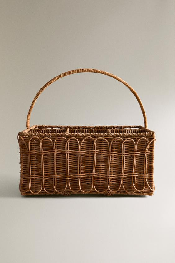 PICNIC HAMPER WITH A RATTAN HANDLE | Zara US