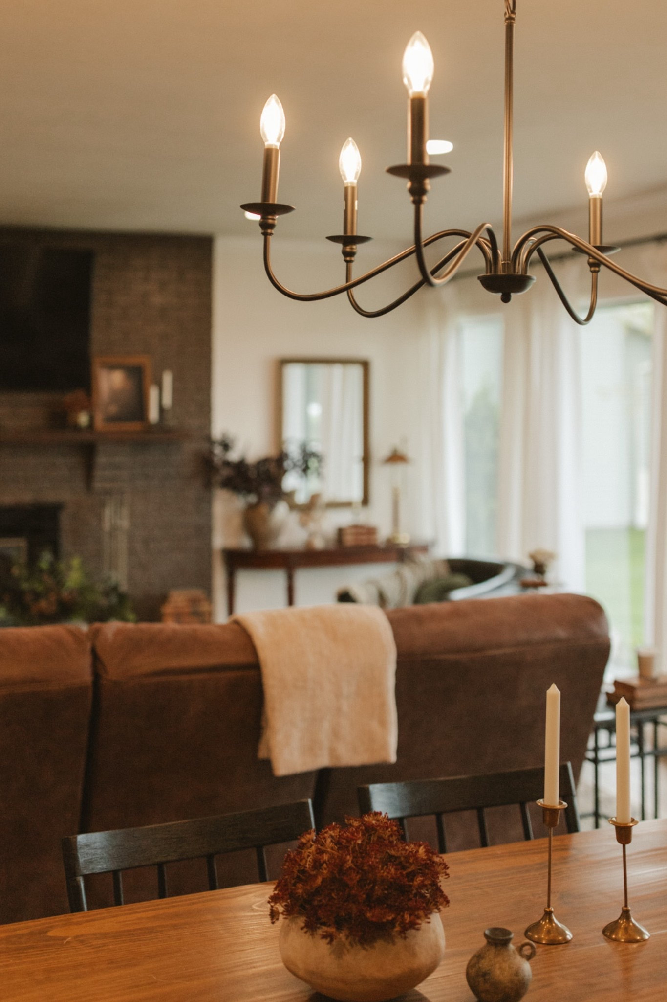 Smaller scale vintage style dimmable chandelier 🤎

#LTKHome