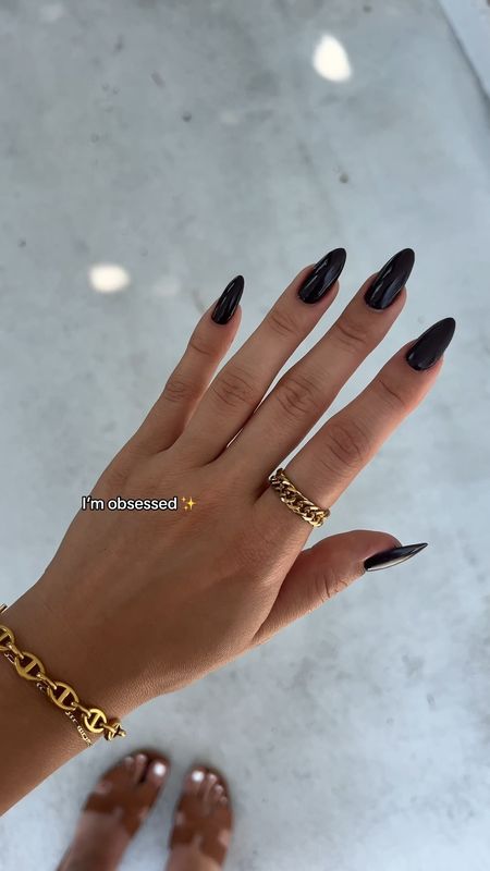 Perfect chocolate manicure ✨🤎

Essie - shade “Odd Squad”















Nails, manicure, nail Inspo, brown nails, chocolate brown nails, Alix Earle, summer nails, fall nails, clean girl aesthetic

#LTKbeauty #LTKfindsunder100