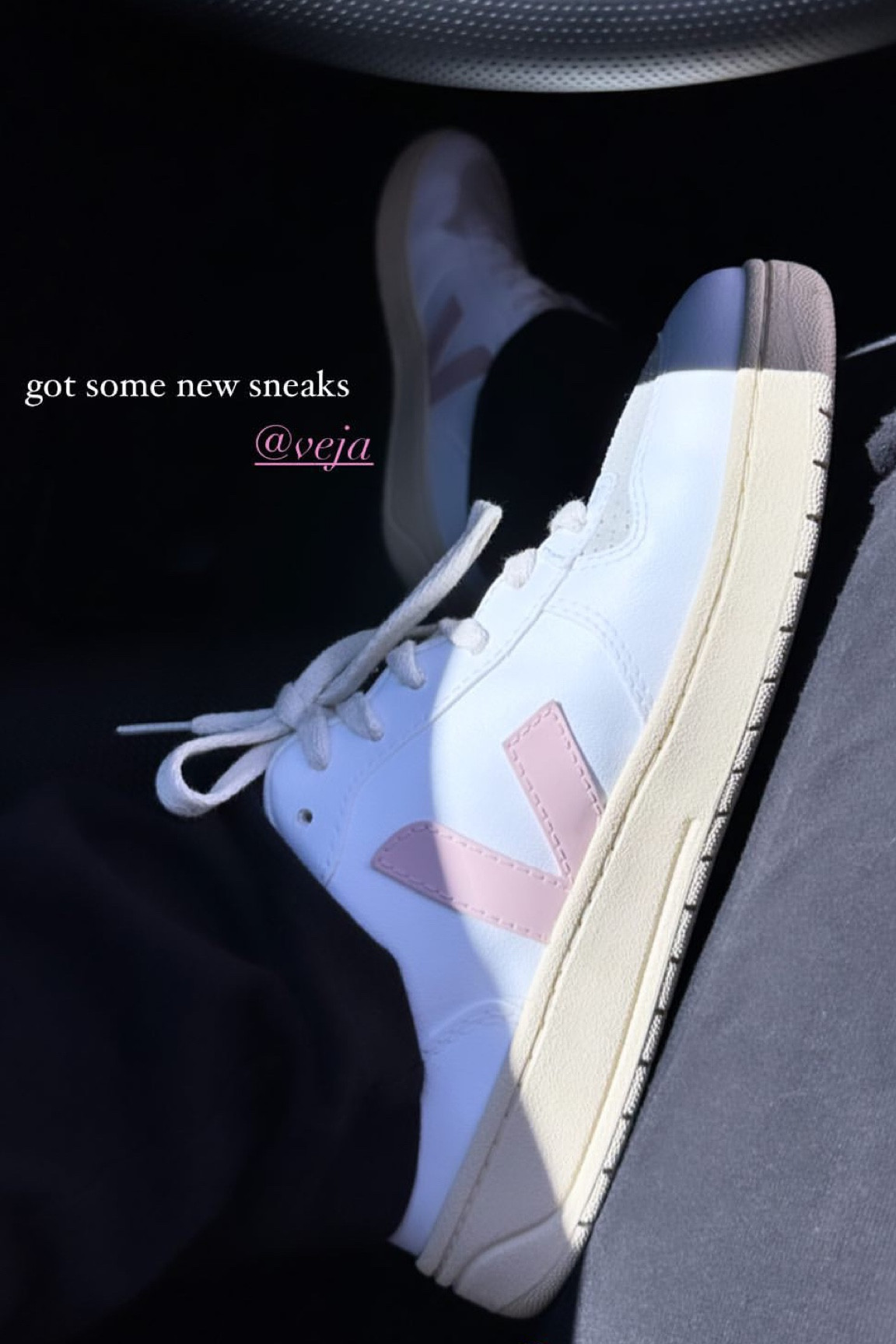 New Veja sneaks!!! Love the pop of pink & they are so comfy 


Veja sneakers / everyday shoes / tennis shoes 

#LTKstyletip #LTKFind #LTKshoecrush