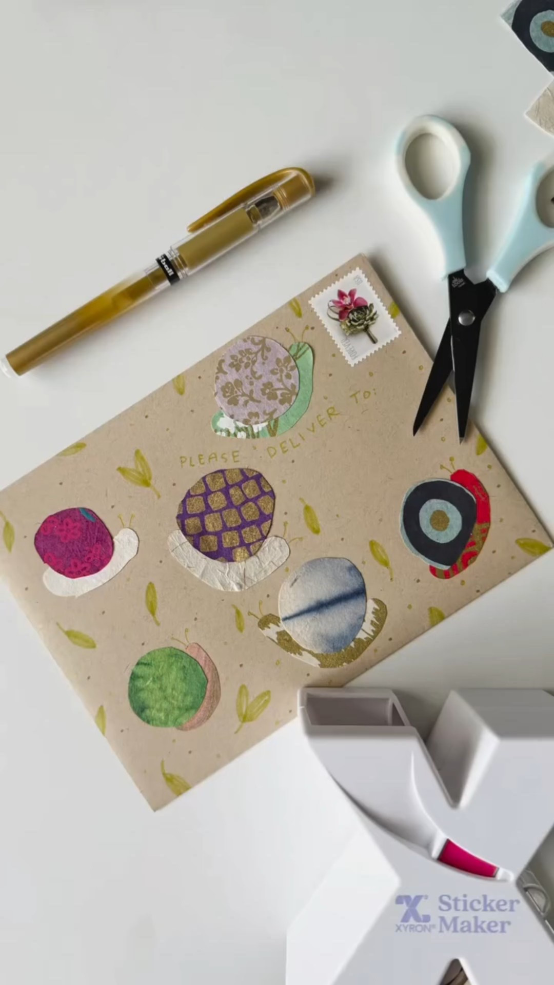 How long did it take you to guess what shape I was making? 🧐✂️✨

Probably not long if you’ve been seeing my feed for the past month. I’ve been snail obsessed. So, obviously had to try my hand at collage snails using my new @xyroninc sticker maker from @papersource. 

I have never used a tool like this, but it was super easy. Got it right on my second try. 😜 Pro tip: if you use one of these, you want the designed side to be facing up. Another pro tip that I mention and show at the end of the reel is that if you feed things into it one after the other, you’ll more efficiently use your sticky tape. That means you’re able to make more stickers and save money. Win-win!

Finished it off with a few marker leaves and gold @uniballco Gel Impact pen antennae (yep, that’s the plural of antenna when it comes to insects. Another fun grammar lessons with me 🤓).

Anyways, comment for a chance to get these silly snails in your mailbox. 🐌📭❓
.
.
.
@papersource #papersource #papersourcecreativecollective #collage #collageart @eksuccessbrands #CraftWithXyron #CraftChallenge #CollageArt #MixedMedia #makersofinstagram #collageonpaper #collageartistoninstagram #collageartists #collagebywomen #collageartistsoninstagram #collagechallenge #collagemaker #snails #snailmail #snailart #snailmailart #snailobsessed #snailmailobsessed #artreels #artreelsofinstagram