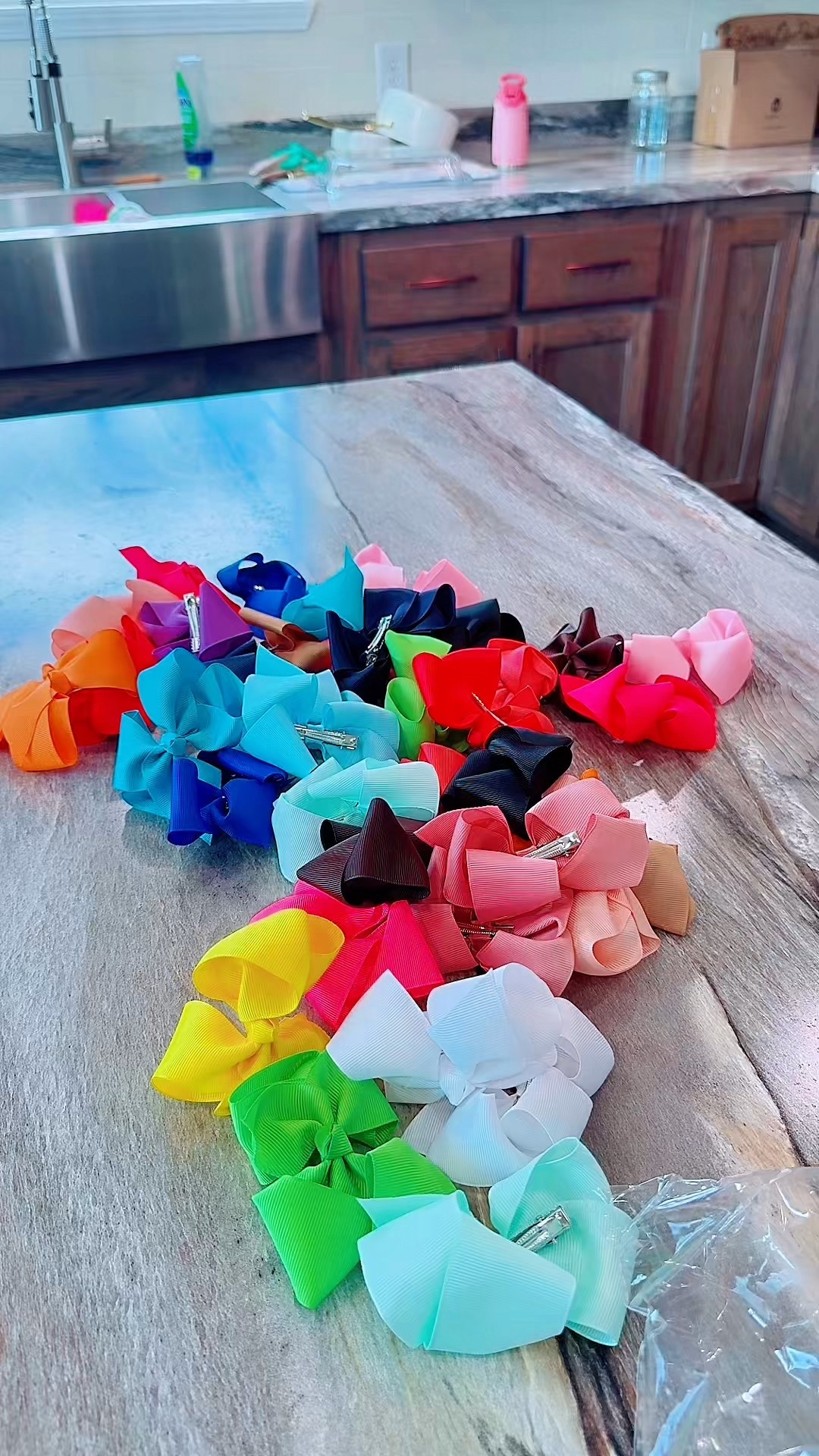 The PERFECT bows for football season! 40 to a pack with all the game day colors! 

#LTKKids #LTKFamily #LTKActive