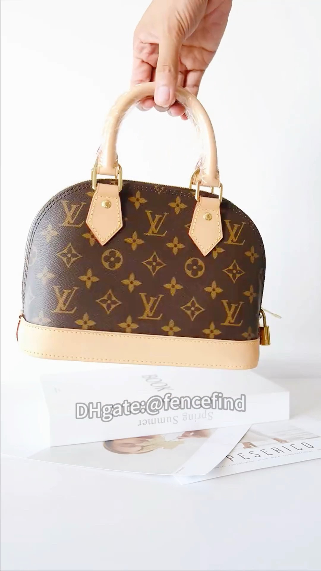 Louis Vuitton LV Alma bb size shoulder bag crossbody bag handbag purse

#LTKVideo #LTKitbag #LTKstyletip