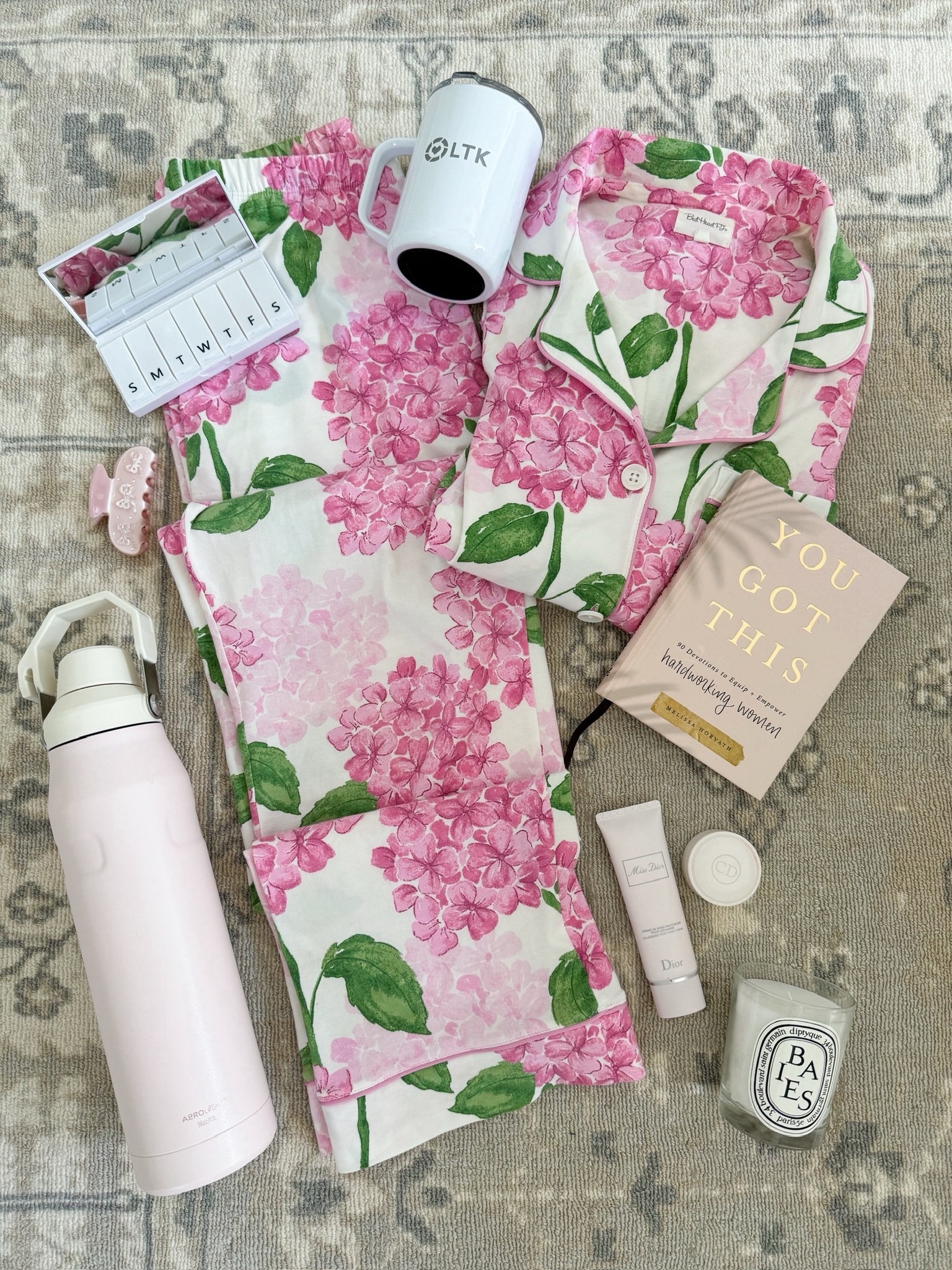 A few of my favorite summer things that would make the cutest gifts! Amazon pajamas // Stanley tumbler // hair accessories // skincare // devotional // candle // gift ideas // women’s gifts // girly gifts // Amazon finds // Amazon gifts 


#LTKSeasonal #LTKFindsUnder100