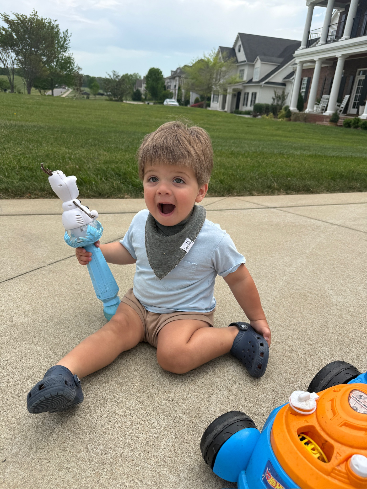 Outdoor toys for toddlers ✨✨

Amazon, Amazon toys, Olaf, bubble toys, bubbles for kids, boy mom, Grace white

#LTKKids #LTKBaby #LTKmomlife