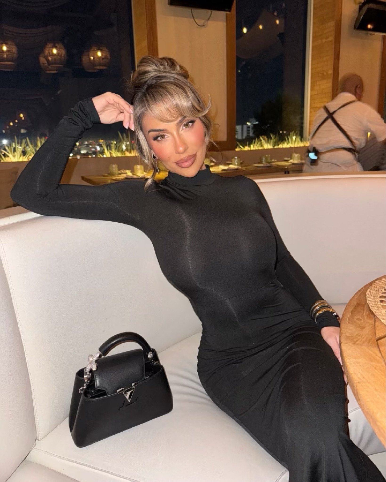 Timeless, chic and ready for the night ✨🖤 #ClassyInBlavk #NightOutStyle #laurenblake

#LTKParties