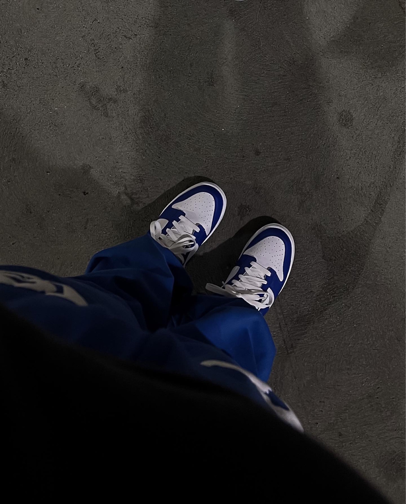 blue sneakers >>

#LTKunder50 #LTKshoecrush #LTKstyletip