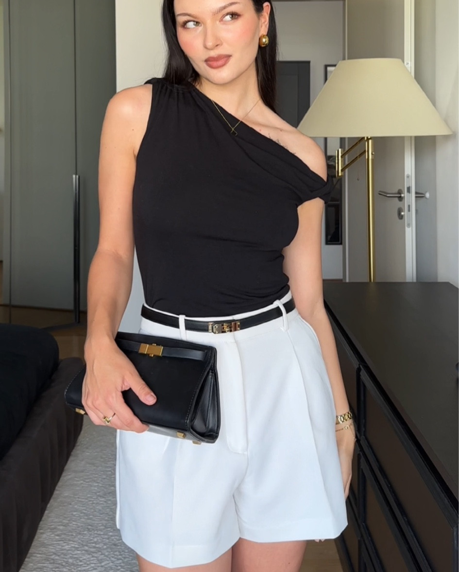 white shorts with twisted Shirt & black belt. Classy, chic & elegant

#LTKdeutschland #LTKworkwear #LTKsummer
