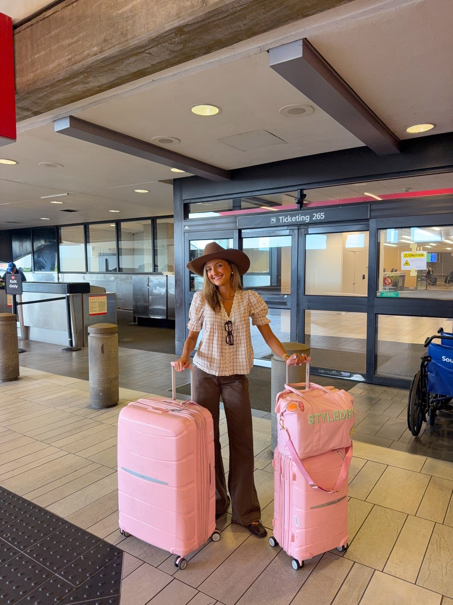 Travel with me to LTK con OOTD 💕🤠