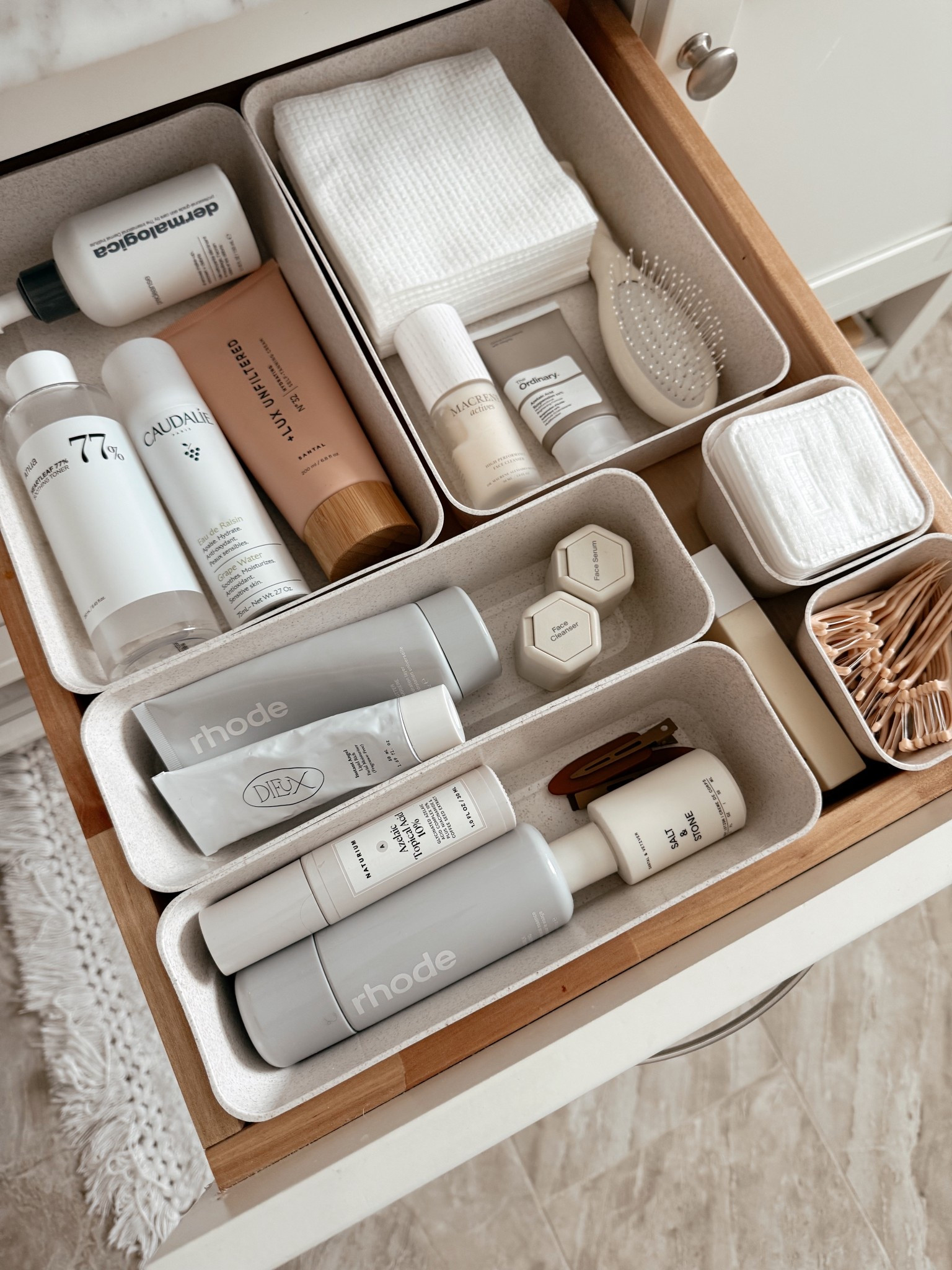 Bathroom drawers 