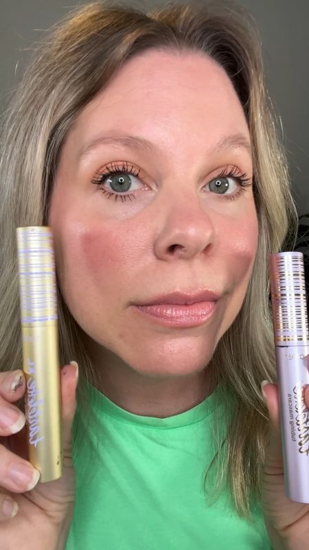 Battle of the @tartecosmetics Tartelette Tubing Mascara! XL vs. the Original… which one do you prefer? LMK if you’ve tried them in the comments below.

*Quick note, the original tubing mascara that I used is over a month old so it is a bit dryer than the new XL formula. I tend to like my mascara is a little bit dryer in general and feel like they perform best after a week of use. So I’ll keep you posted on the XL mascara after a week! 



#tubingmascara #tartelettetubingmascara #mascara #makeupreview #everydaymakeup

#LTKBeauty #LTKFindsUnder50 #LTKVideo