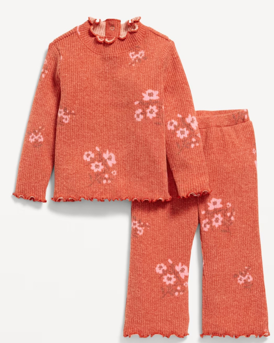Plush Ribbed Long-Sleeve Top and Flare Pants Set for Baby

#LTKBaby #LTKSeasonal #LTKKids