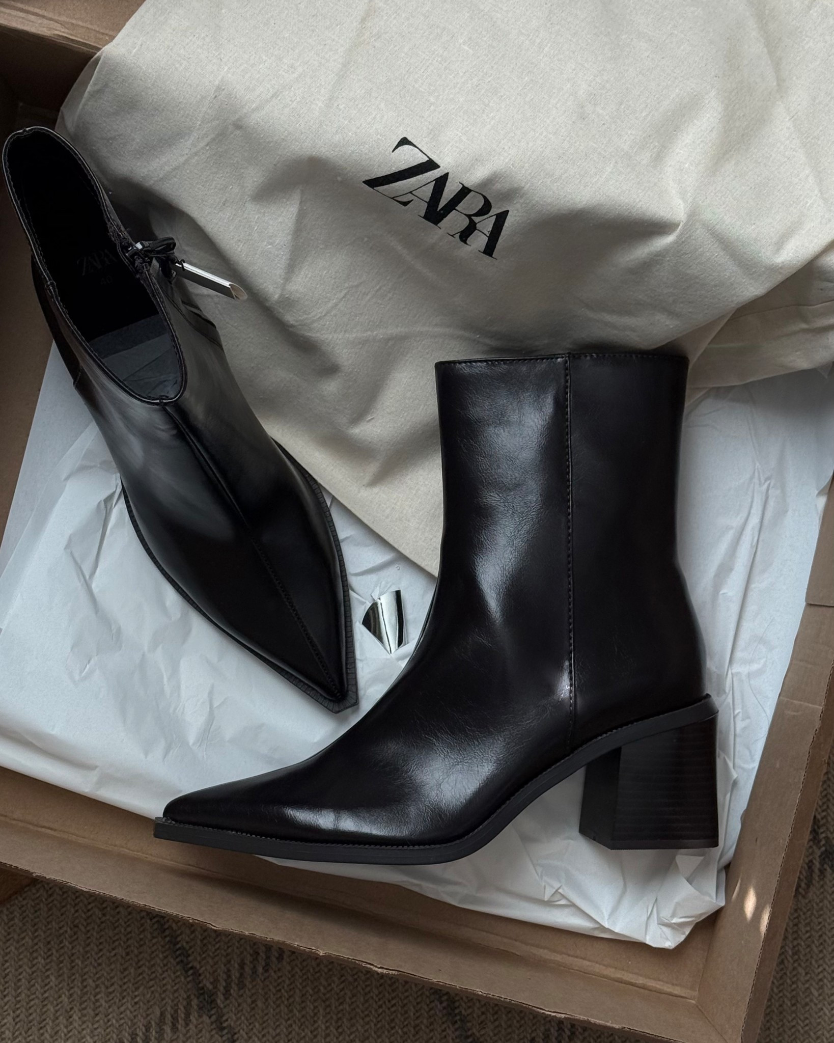 Perfect square heel boot 🤍

#LTKgrwm #LTKootd #LTKFindsUnder100