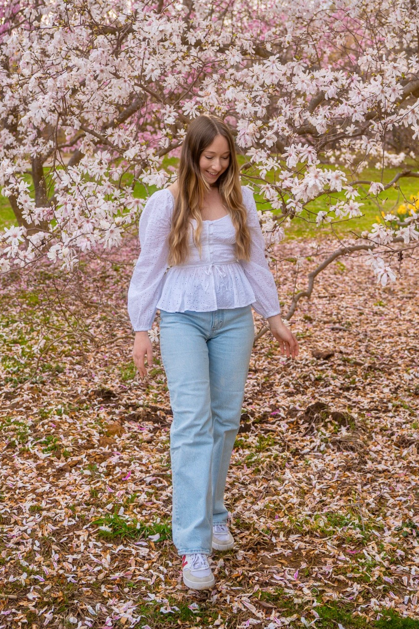Simple Spring Fit🌸

Wearing American Eagle white peplum top in size XS and Abercrombie Relaxed 90s Jeans in size 26 Regular Curve Love. Personally, I prefer these jeans in the size 25 Short Curve Love for a more snatched fit.

For reference I’m:
5’4”
26” W
38.5” H
32A Bust