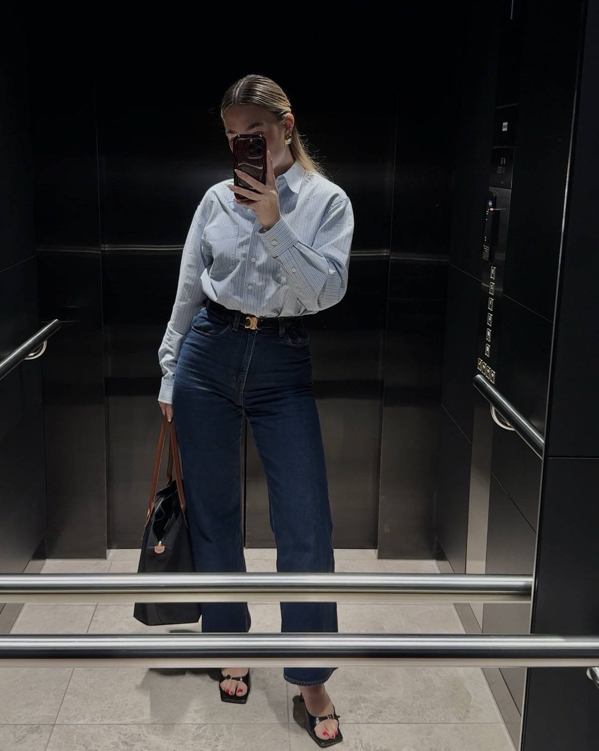 a crisp shirt and jeans combo for a day in the office 

#LTKjeans #LTKaustralia #LTKworkwear