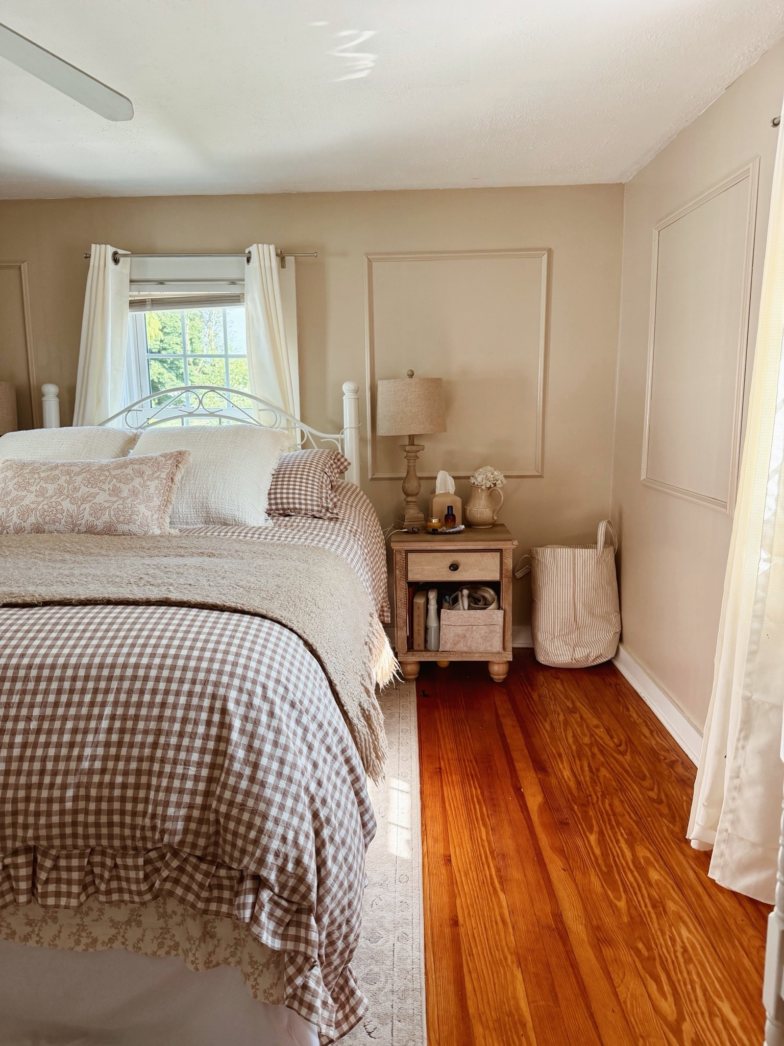 Our cozy gingham bedding 🤍🧺

#LTKHome #LTKmomlife #LTKdayinmylife