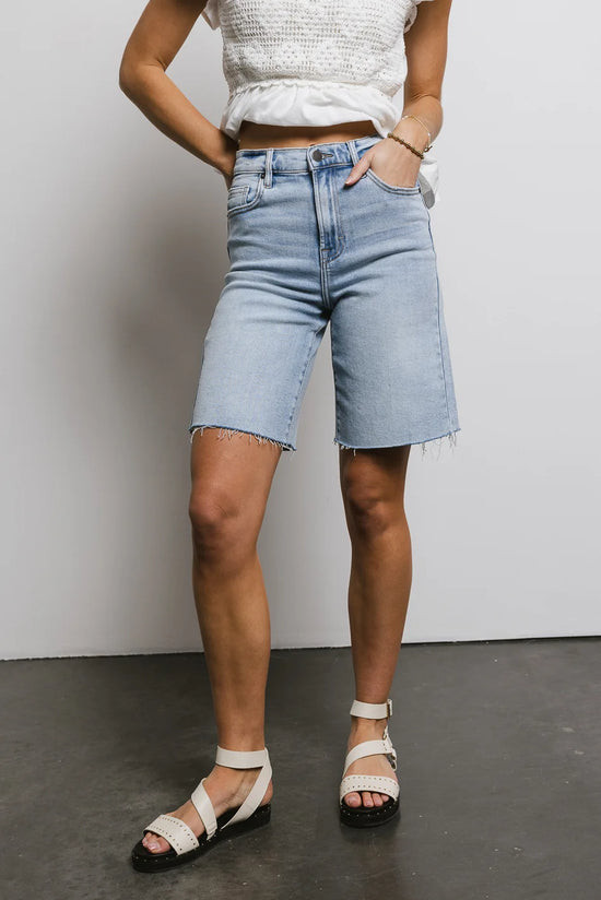 Rebecca Bermuda Shorts in Light Wash | Böhme US