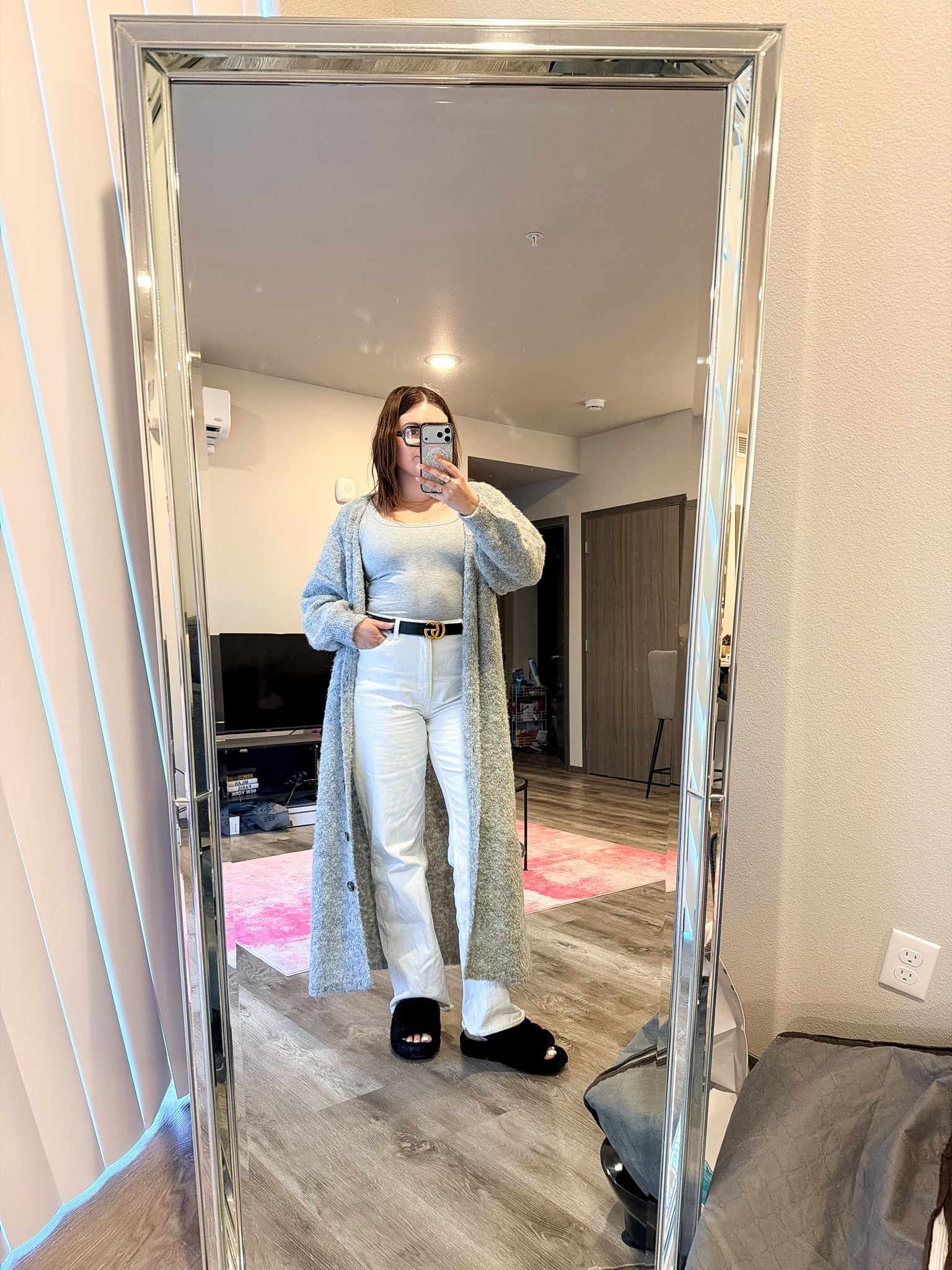 Cozy work from home fit! Nothing beats a big cardigan while on the computer 🤓

I’m wearing a L cardigan, M tank and size 31 jeans

#LTKootd #LTKWorkwear #LTKMidsize