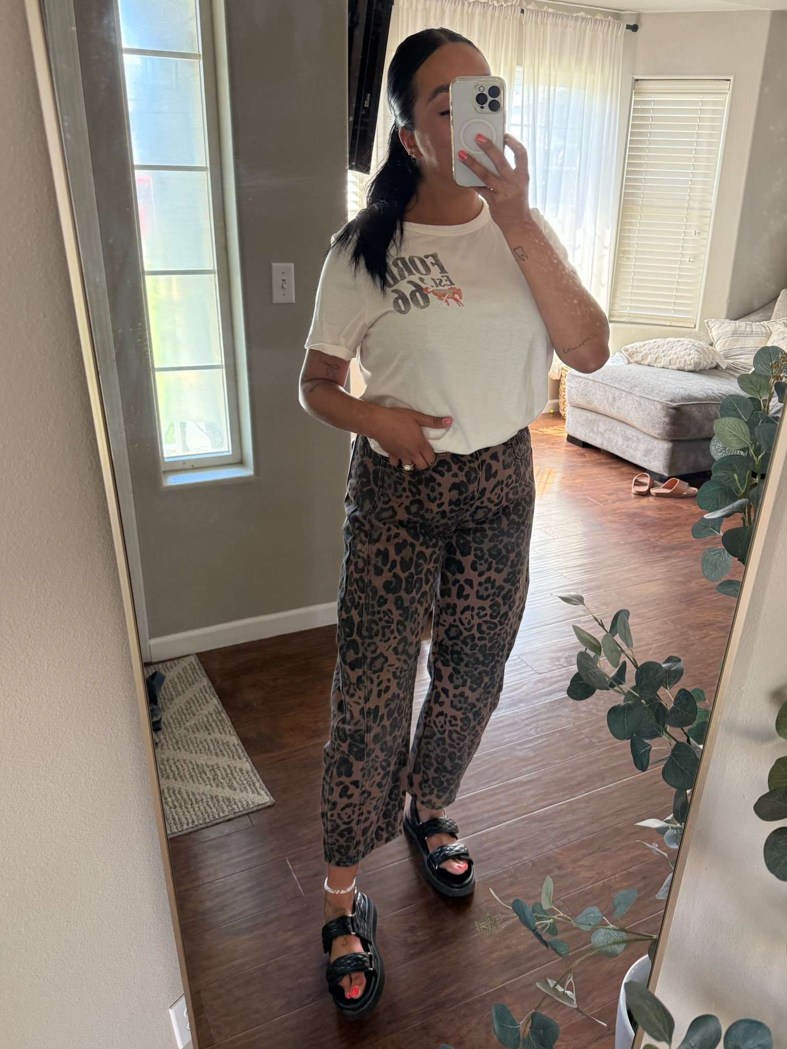 Barrel jeans perfect for fall ✨

Barrel jeans 
Fall transition 
Fall outfit 
Fall fit 
Cheetah print jeans 
Leopard print jeans 

#LTKSeasonal #LTKStyleTip #LTKFindsUnder50