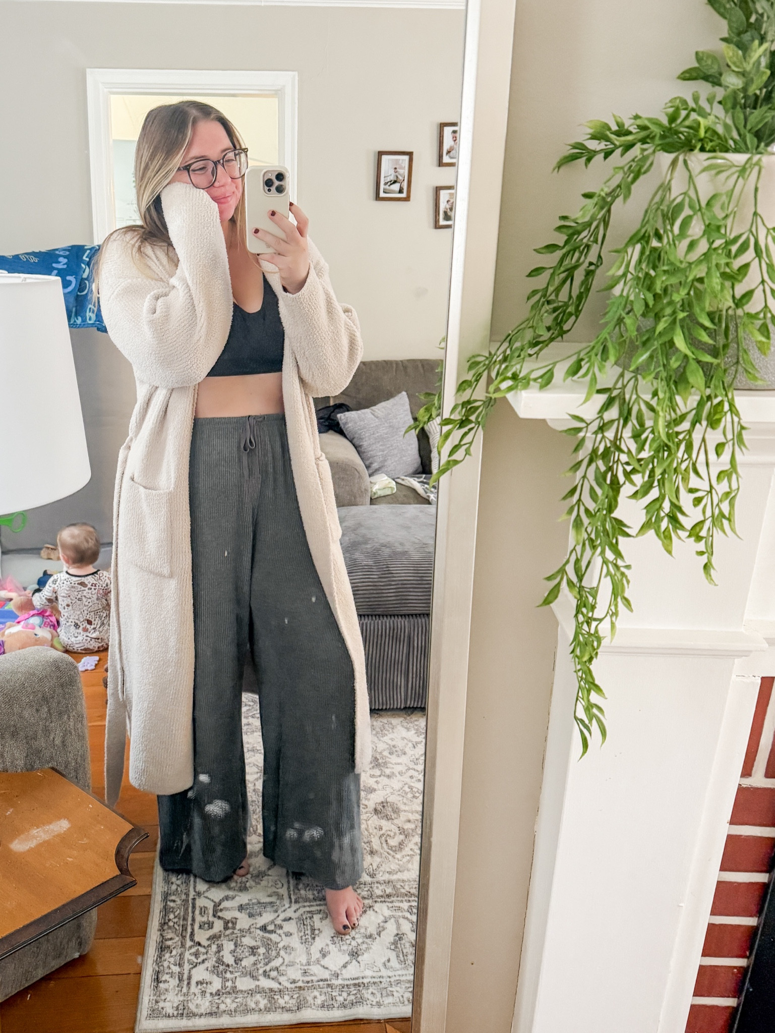 cozy snow day comfies ❄️ these PANTS!!!!!!! i am obsessed and i need every color. they're so stretchy, soft, comfy. i never want to take them off! this robe is definitely a barefoot dreams dupe 🤭 such a good price and amazing quality. this bra is also one of my favs! 


pajamas
bathrobe
loungewear 

#LTKMidsize #LTKFindsUnder50