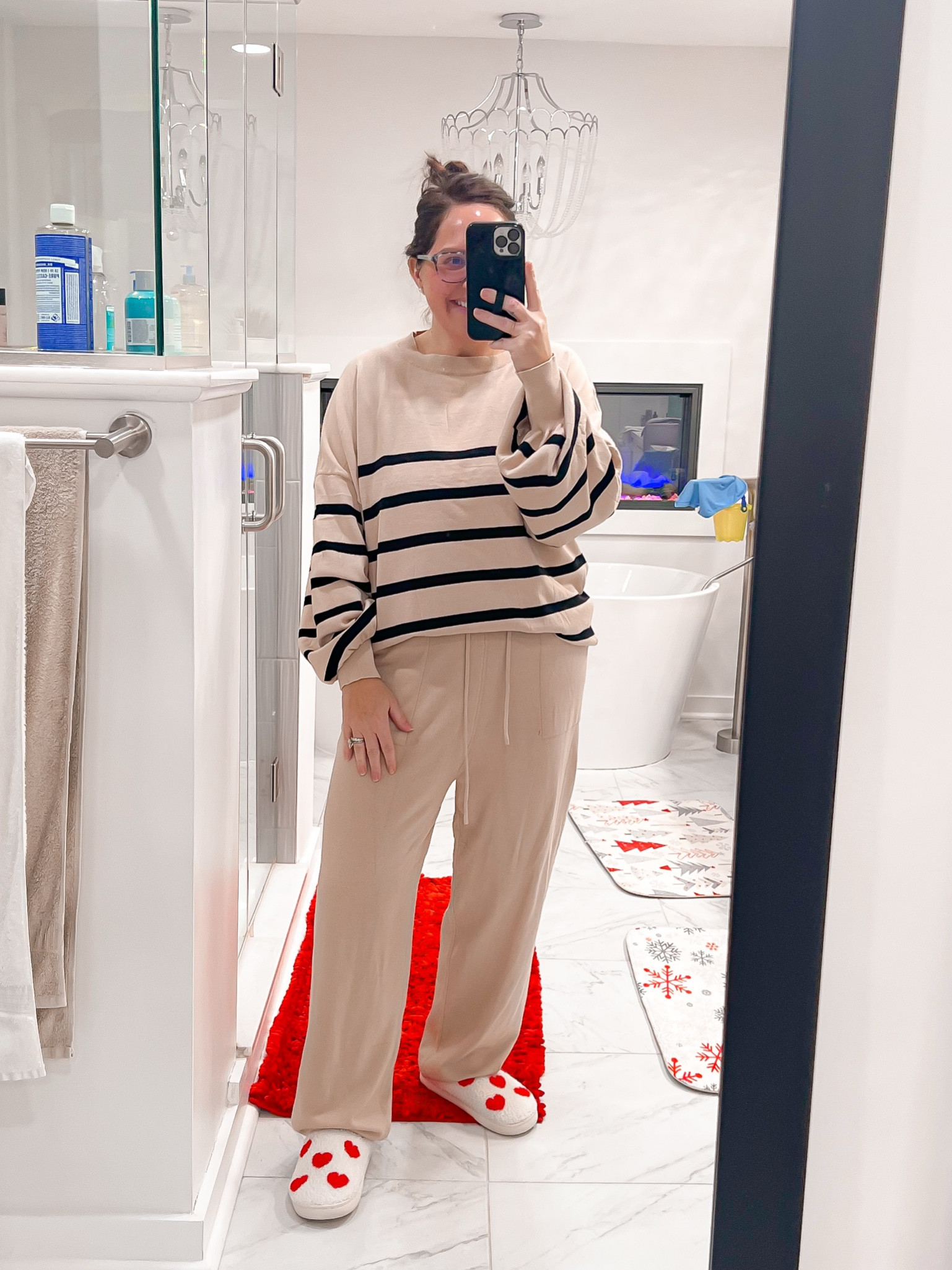 Sweater set 
Loungewear 
Mix and match 
Sweaters 

Runs oversized. I should have ordered a size smaller. Great length on pants for tall gals  

#LTKFindsUnder100 #LTKTravel #LTKSeasonal